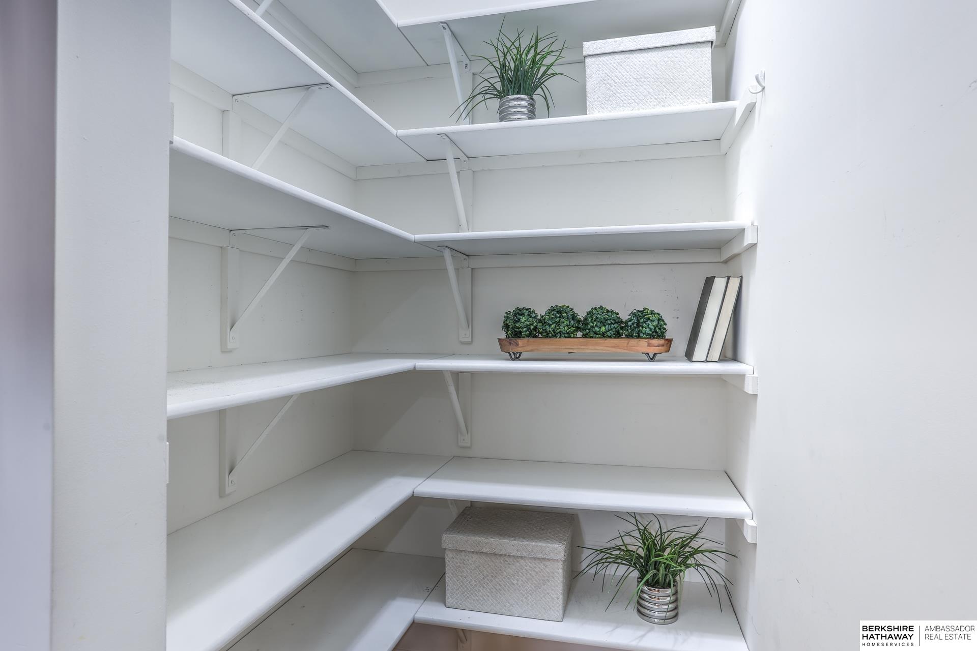 Omaha, Nebraska 68022, United States, 4 Bedrooms Bedrooms, ,3 BathroomsBathrooms,Residential,Pending,121268