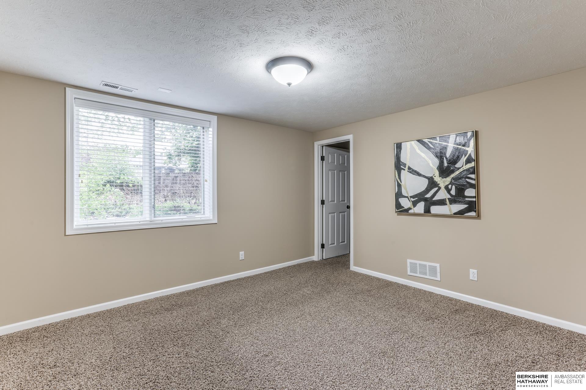 Omaha, Nebraska 68022, United States, 4 Bedrooms Bedrooms, ,3 BathroomsBathrooms,Residential,Pending,121268