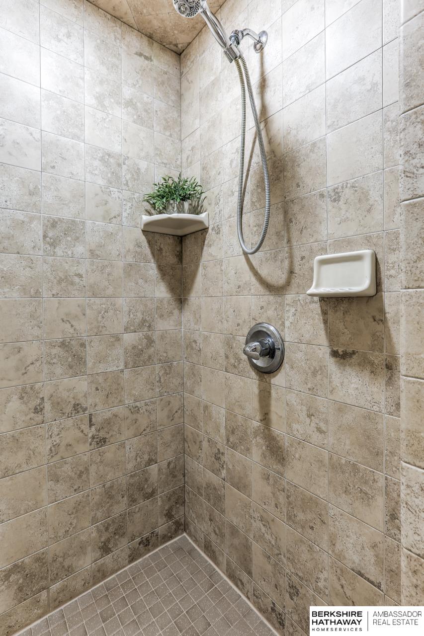 Omaha, Nebraska 68022, United States, 4 Bedrooms Bedrooms, ,3 BathroomsBathrooms,Residential,Pending,121268