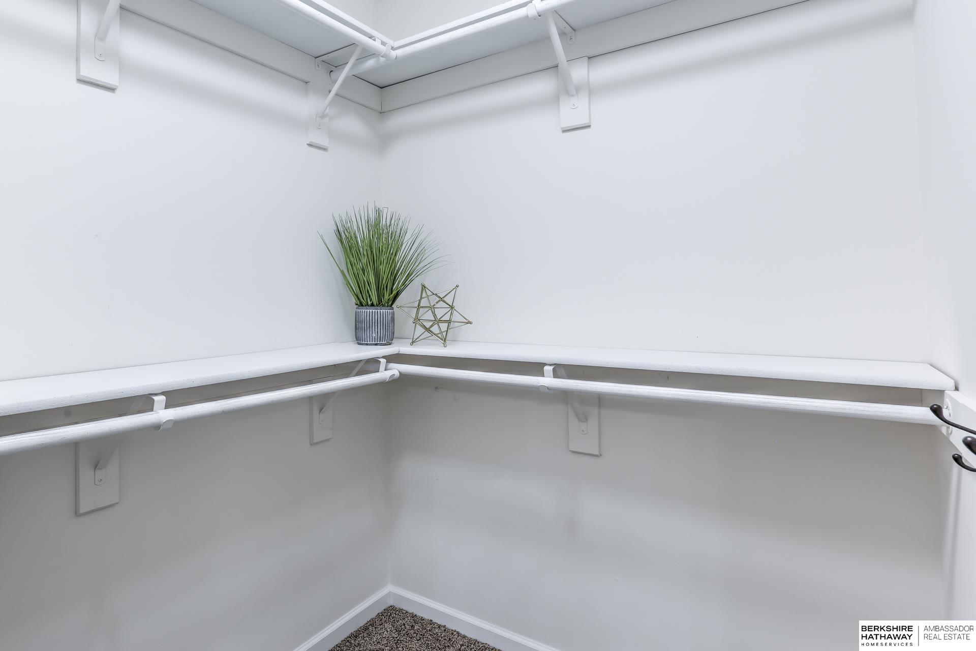 Omaha, Nebraska 68022, United States, 4 Bedrooms Bedrooms, ,3 BathroomsBathrooms,Residential,Pending,121268