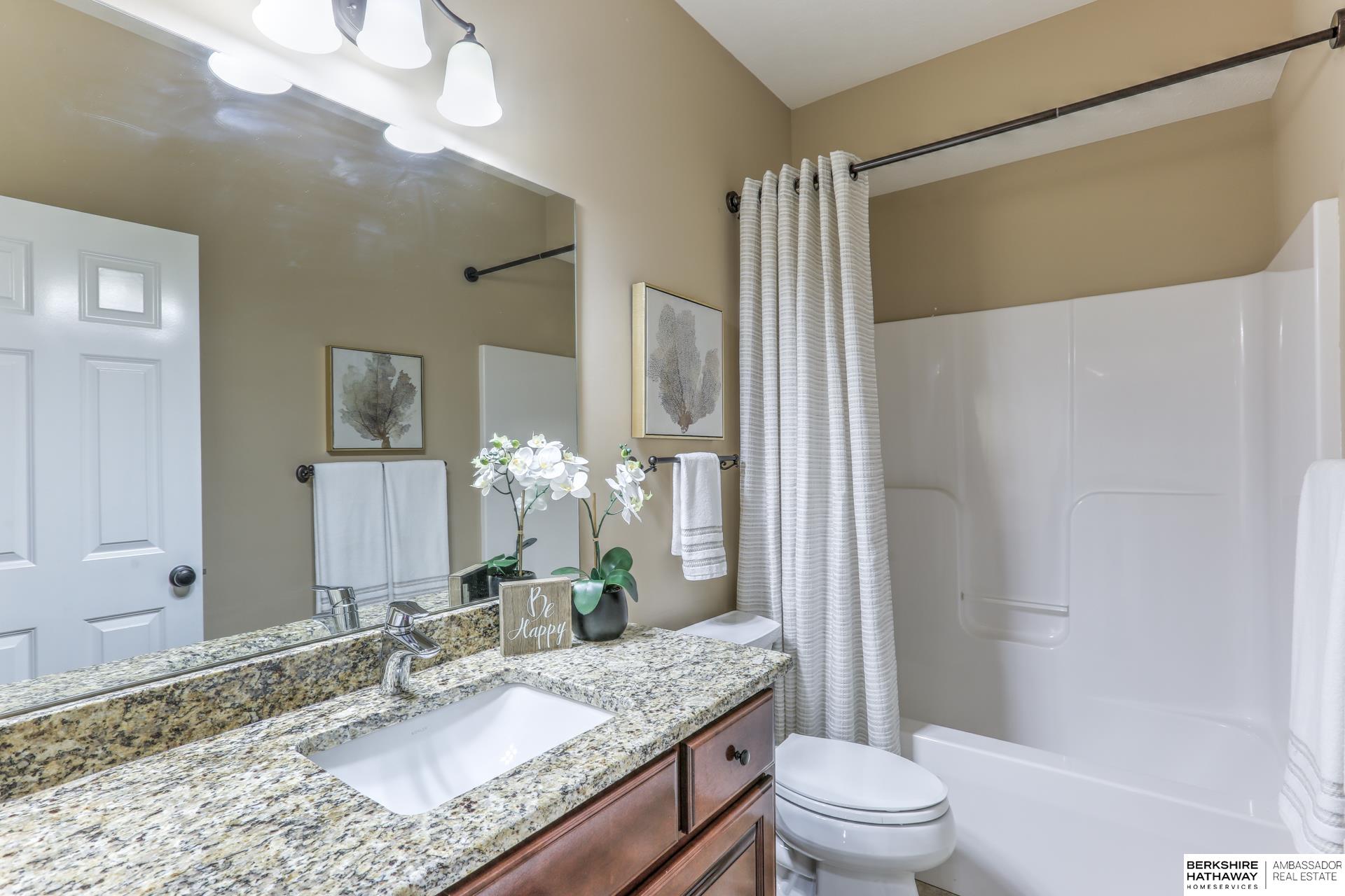 Omaha, Nebraska 68022, United States, 4 Bedrooms Bedrooms, ,3 BathroomsBathrooms,Residential,Pending,121268