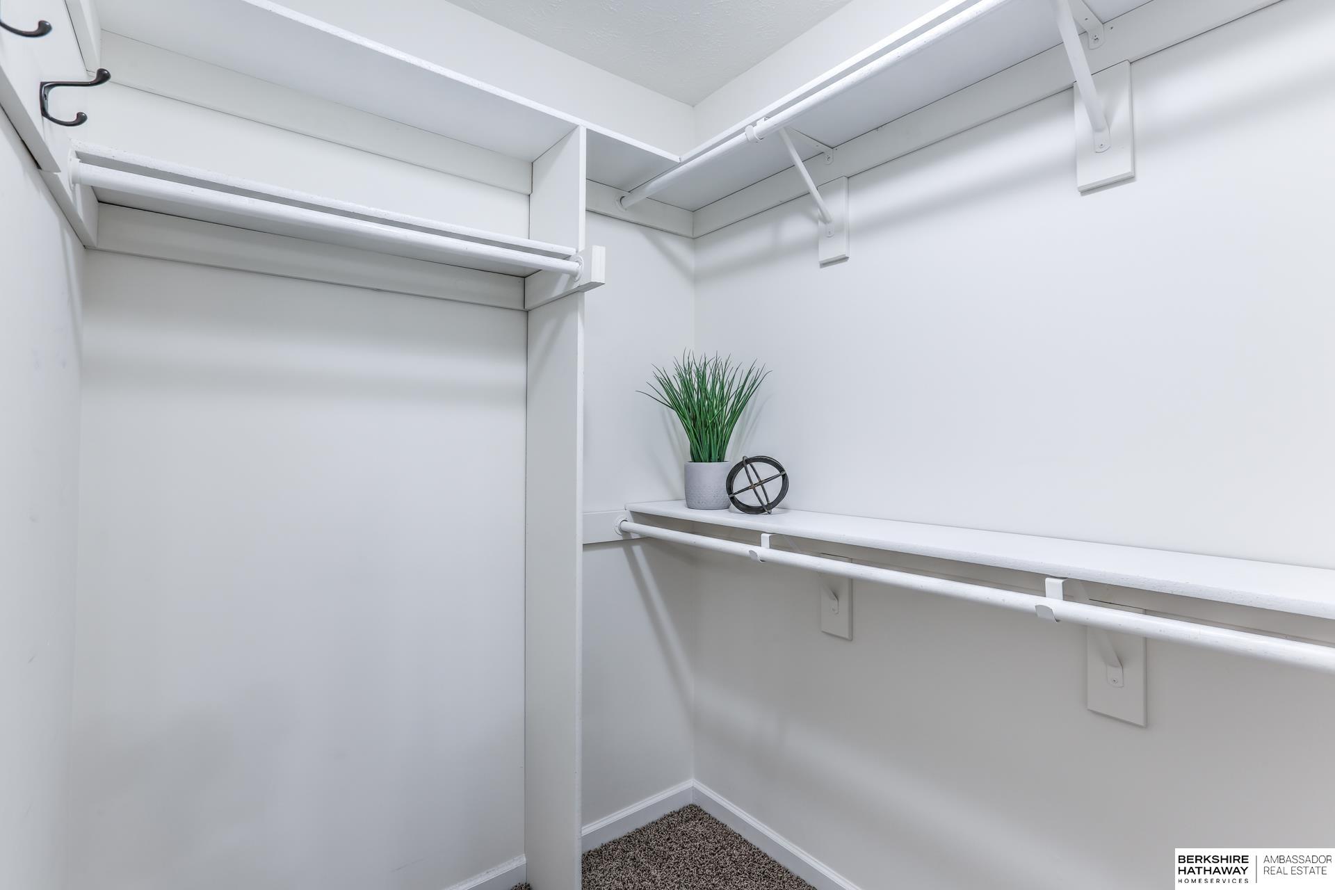 Omaha, Nebraska 68022, United States, 4 Bedrooms Bedrooms, ,3 BathroomsBathrooms,Residential,Pending,121268