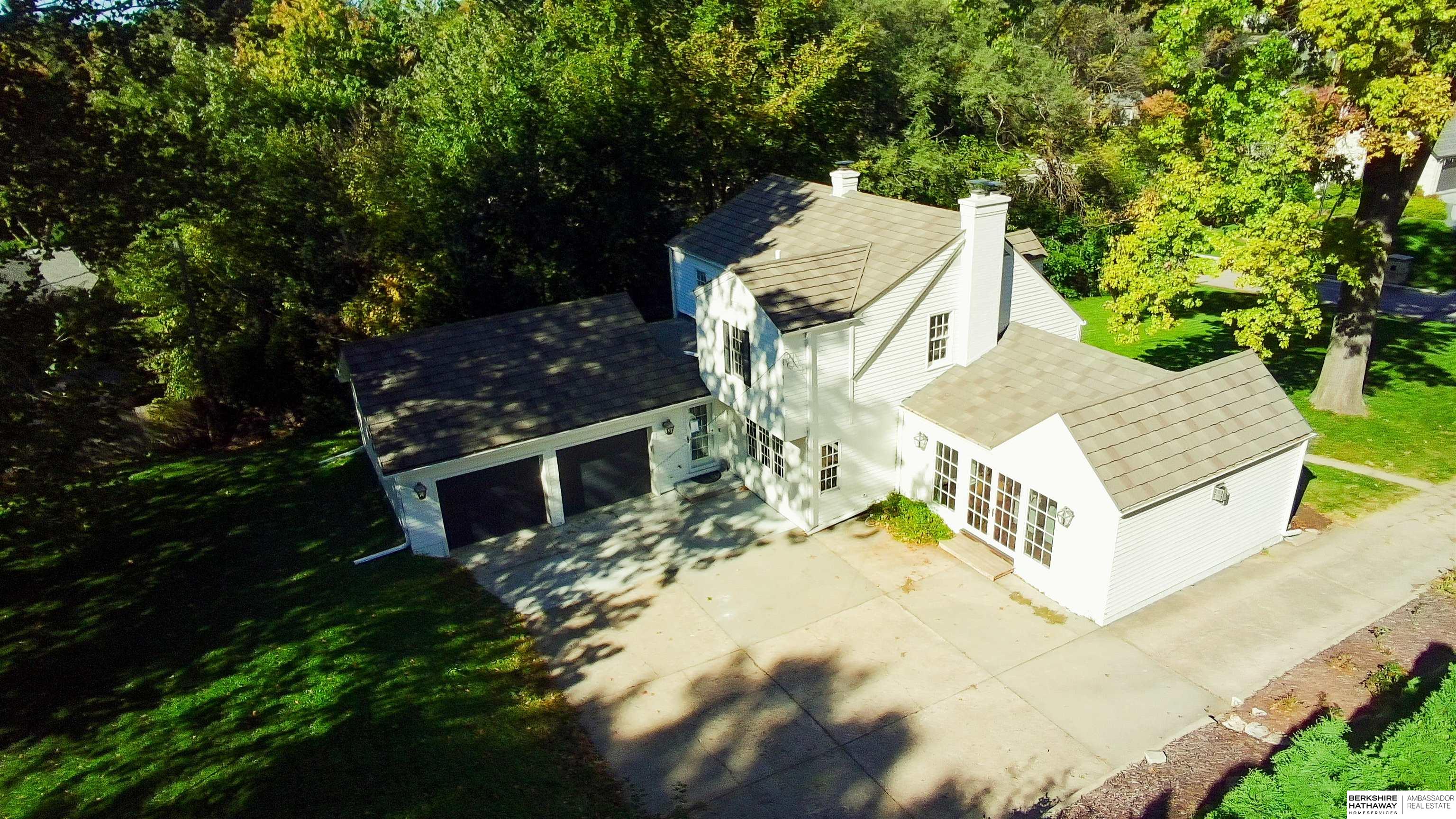 Omaha, Nebraska 68124, United States, 3 Bedrooms Bedrooms, ,2 BathroomsBathrooms,Residential,Active,232508