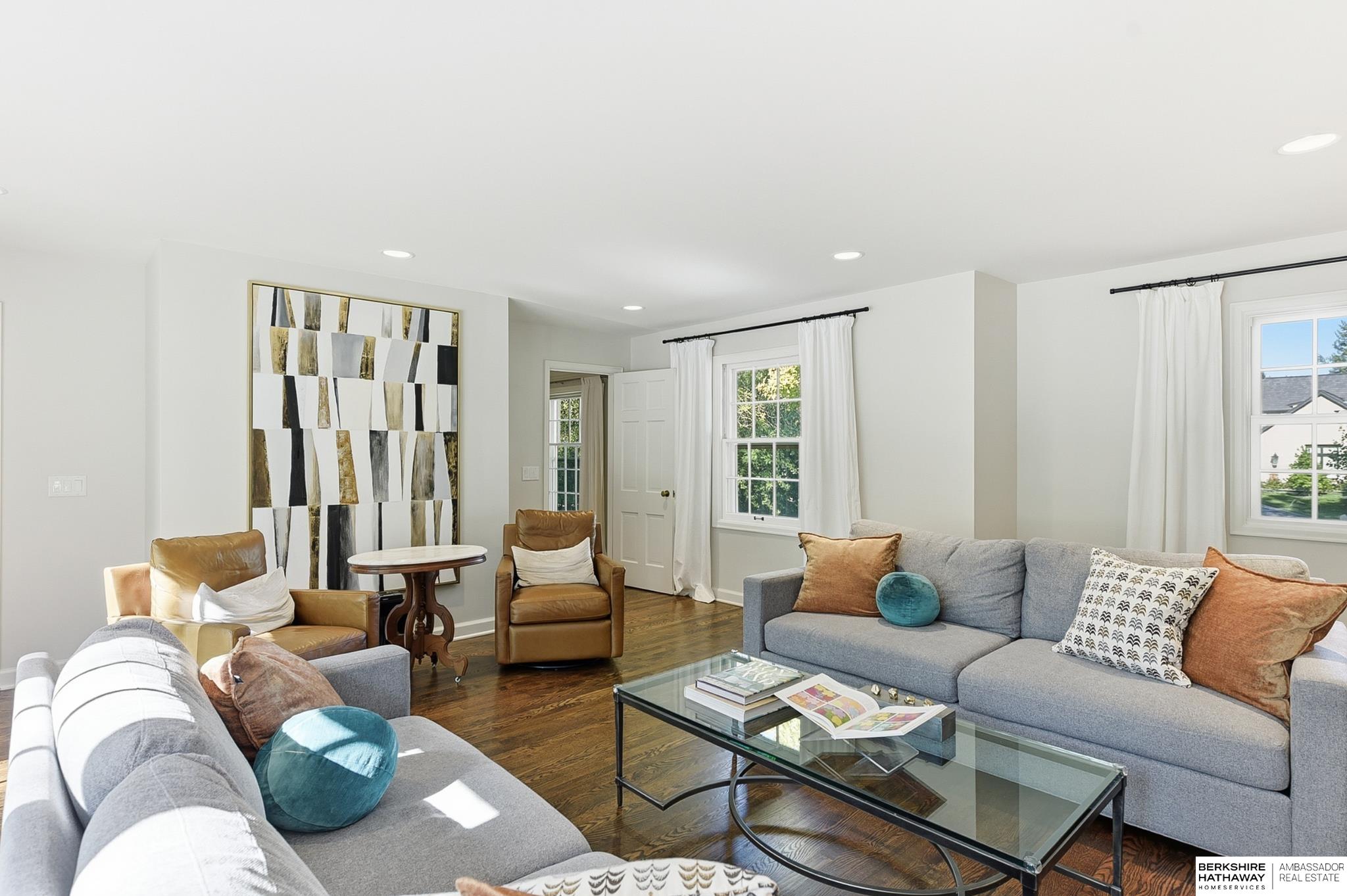 Omaha, Nebraska 68124, United States, 3 Bedrooms Bedrooms, ,2 BathroomsBathrooms,Residential,Active,232508