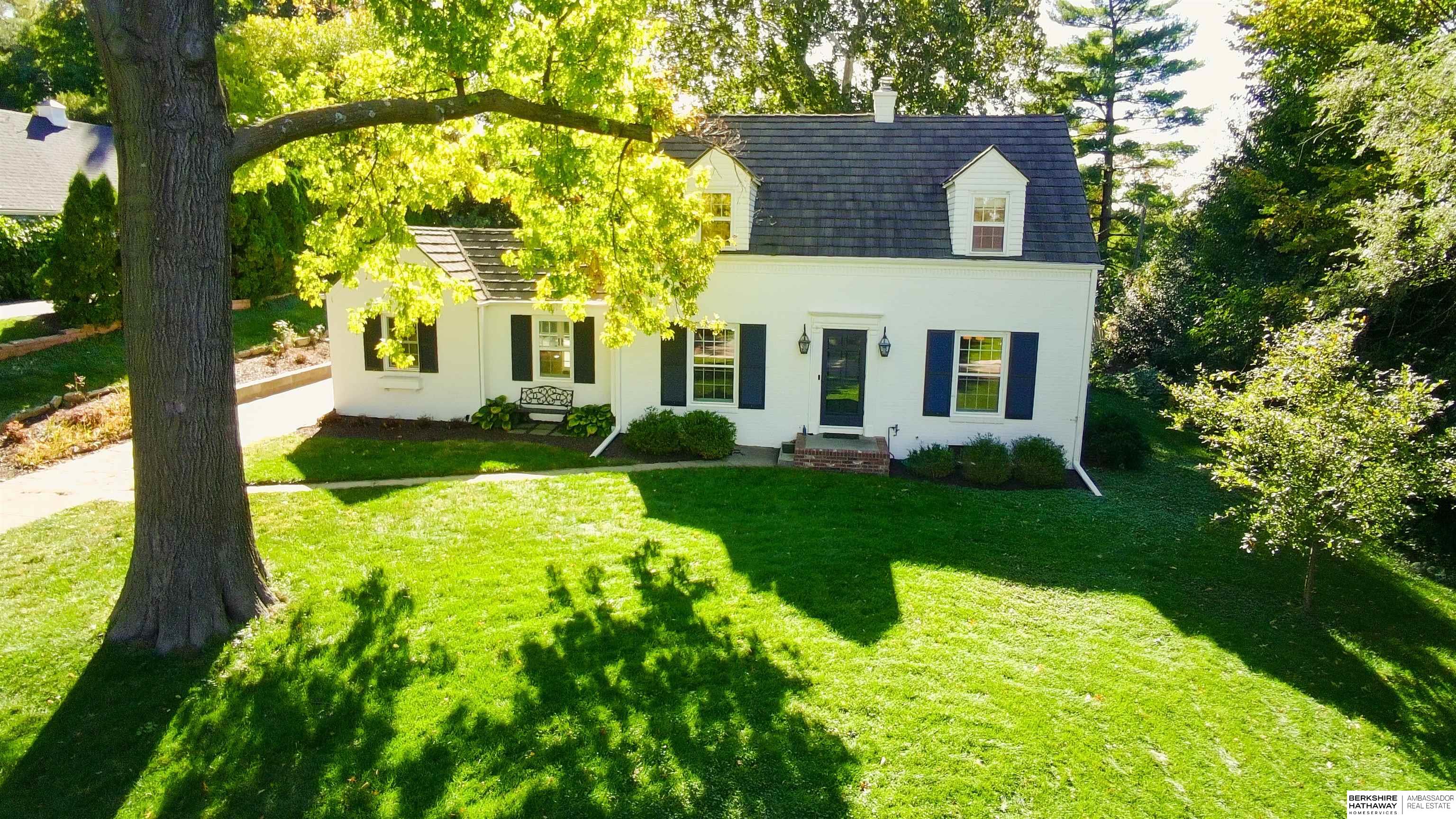 Omaha, Nebraska 68124, United States, 3 Bedrooms Bedrooms, ,2 BathroomsBathrooms,Residential,Active,232508