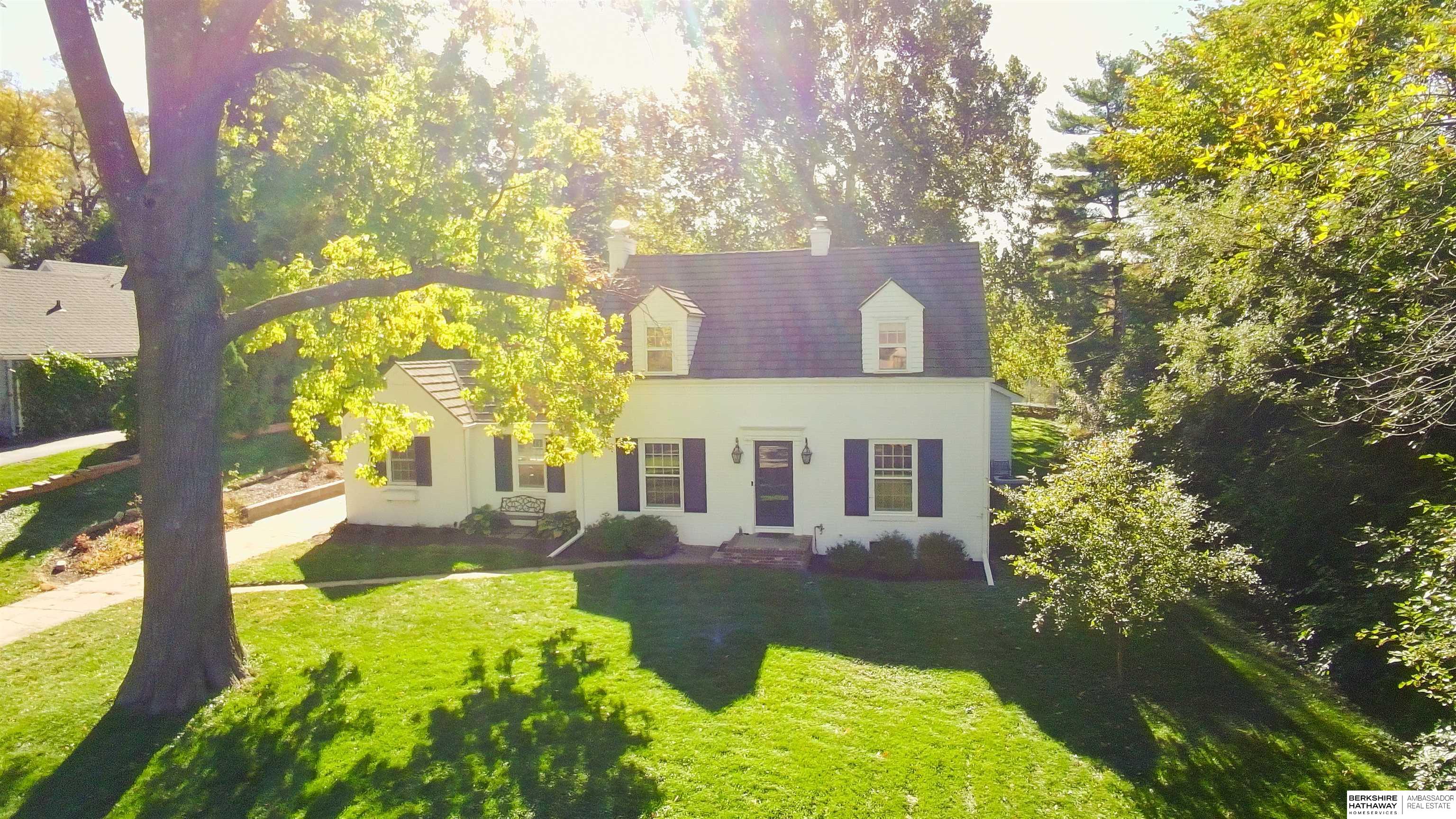 Omaha, Nebraska 68124, United States, 3 Bedrooms Bedrooms, ,2 BathroomsBathrooms,Residential,Active,232508