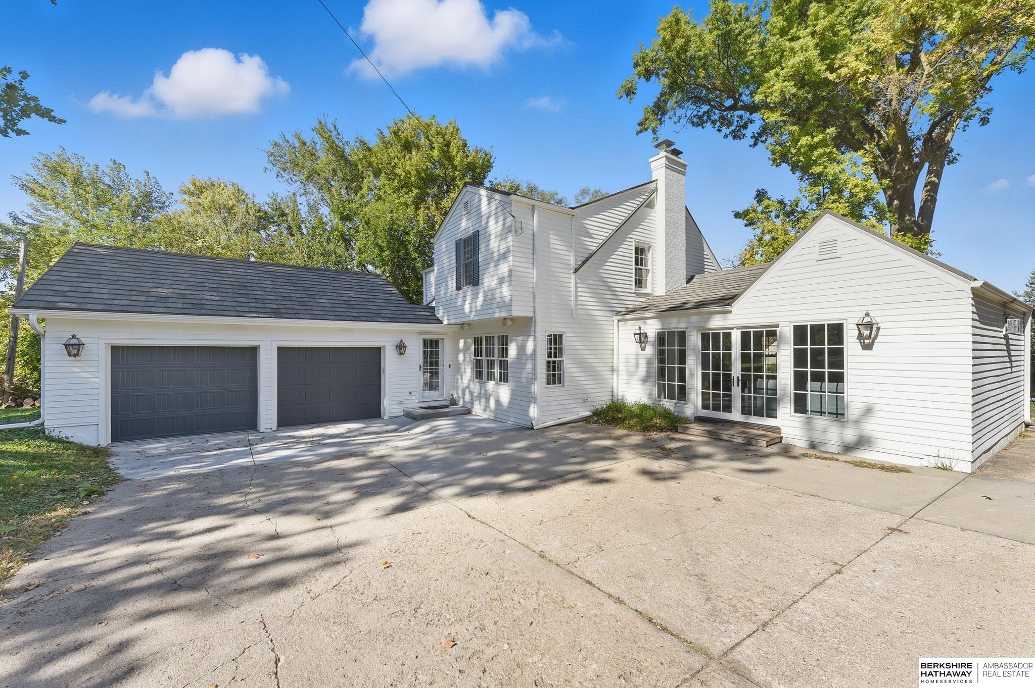 Omaha, Nebraska 68124, United States, 3 Bedrooms Bedrooms, ,2 BathroomsBathrooms,Residential,Active,232508