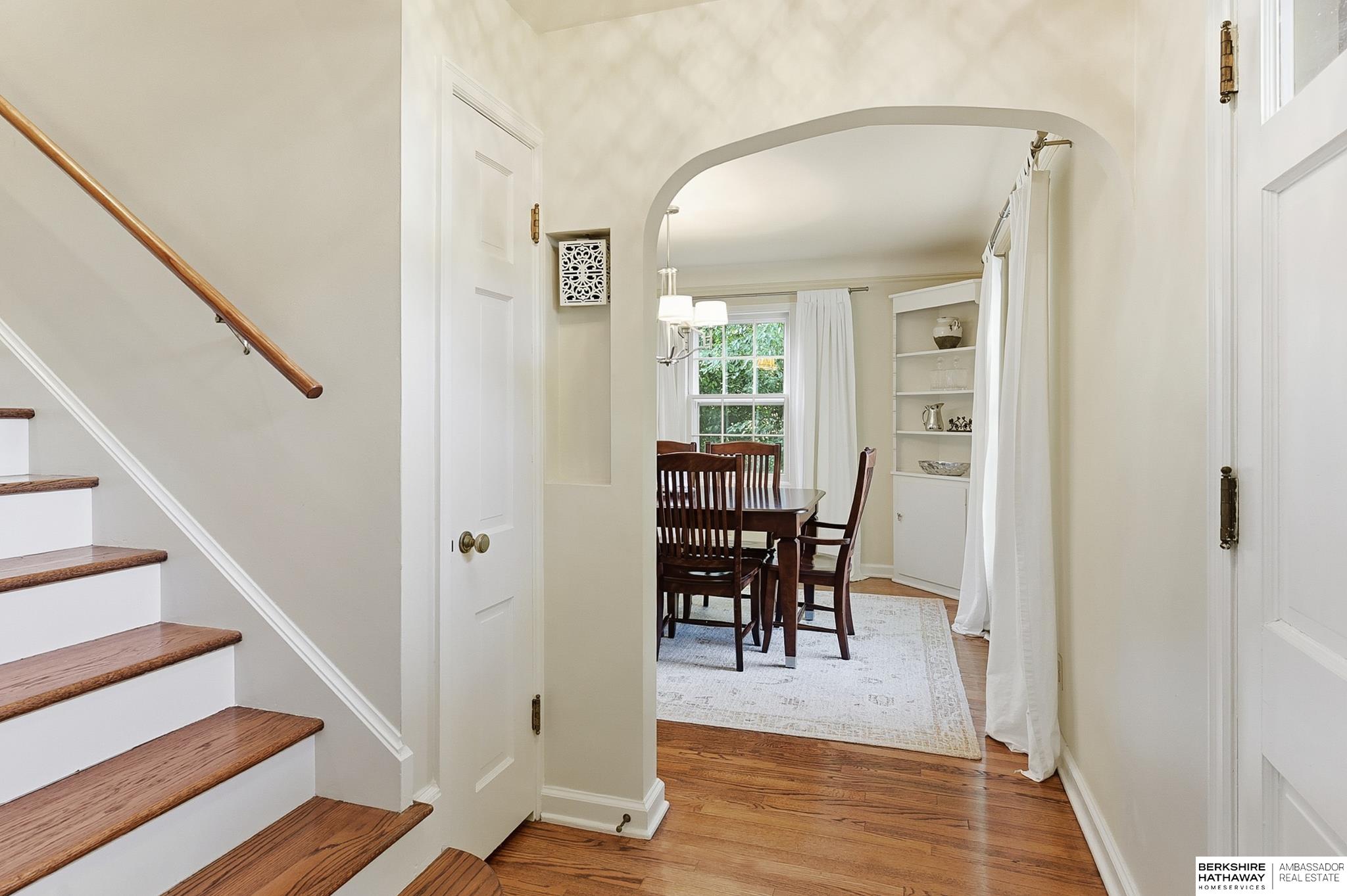 Omaha, Nebraska 68124, United States, 3 Bedrooms Bedrooms, ,2 BathroomsBathrooms,Residential,Active,232508