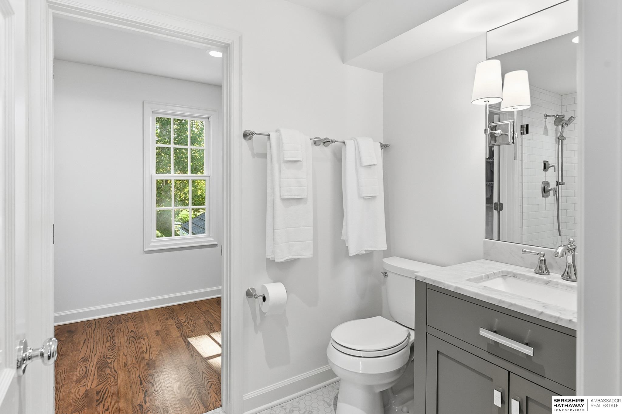 Omaha, Nebraska 68124, United States, 3 Bedrooms Bedrooms, ,2 BathroomsBathrooms,Residential,Active,232508