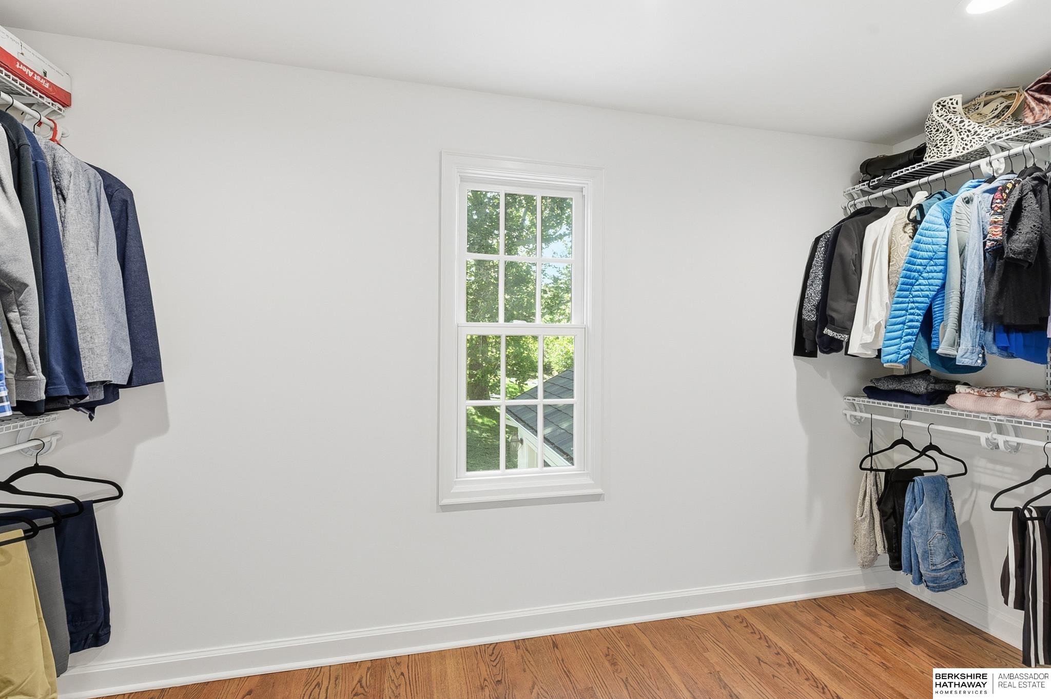 Omaha, Nebraska 68124, United States, 3 Bedrooms Bedrooms, ,2 BathroomsBathrooms,Residential,Active,232508