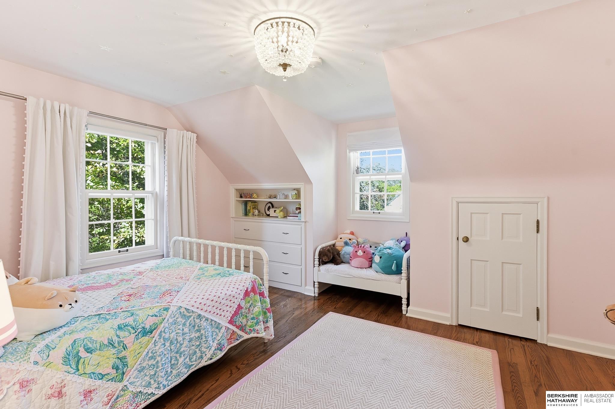 Omaha, Nebraska 68124, United States, 3 Bedrooms Bedrooms, ,2 BathroomsBathrooms,Residential,Active,232508