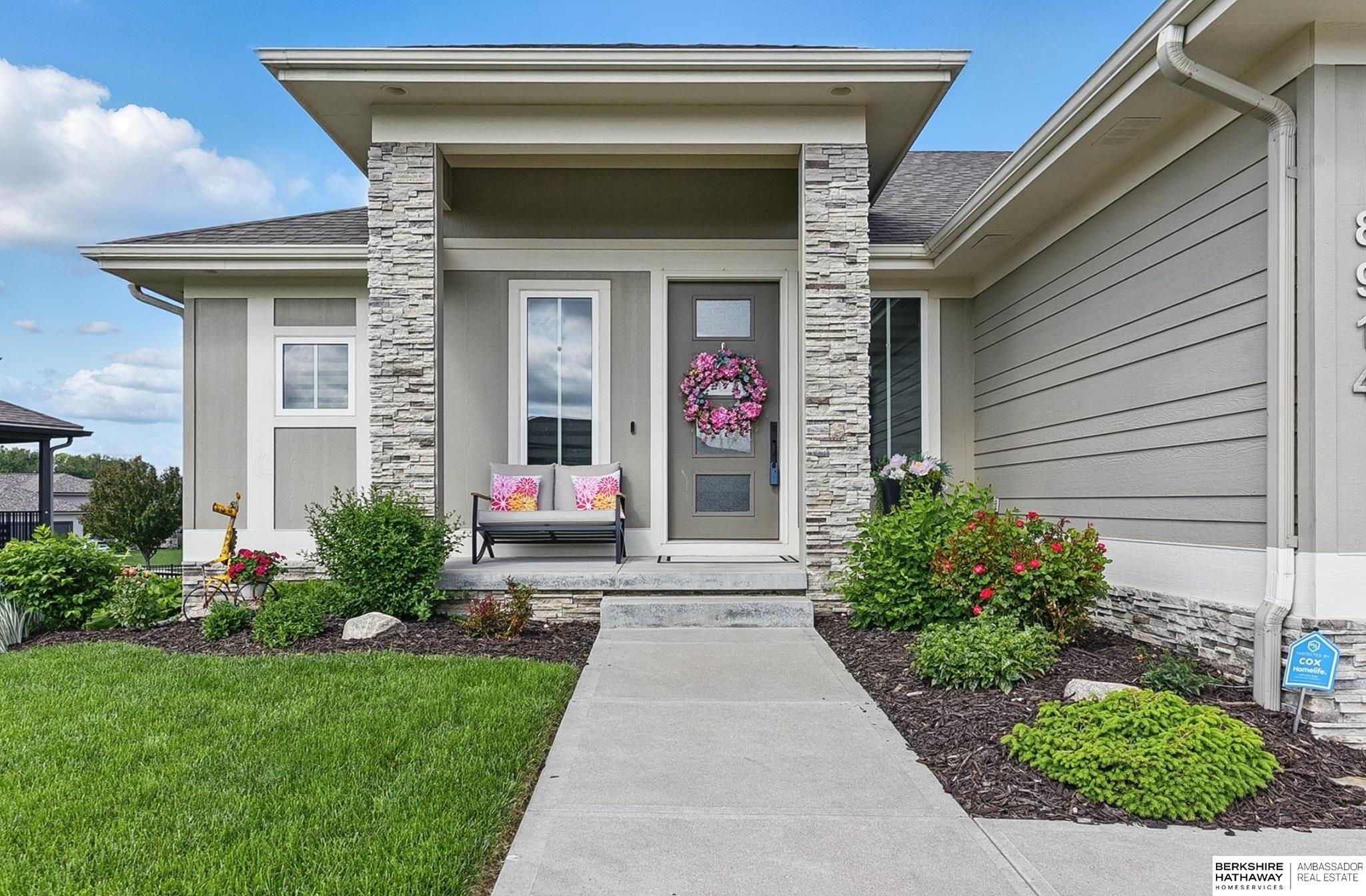 Bennington, Nebraska 68007, United States, 4 Bedrooms Bedrooms, ,3 BathroomsBathrooms,Residential,Active,159744