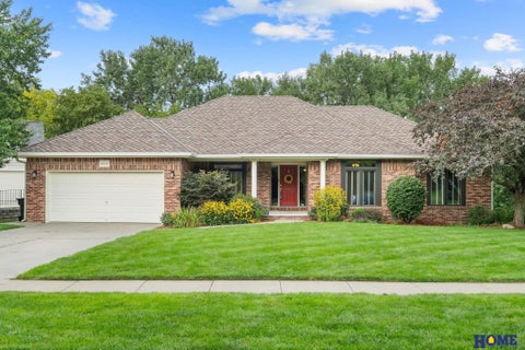 Photo of 6715 Leesburg Court, Lincoln, NE 68516 (MLS # 22627364)