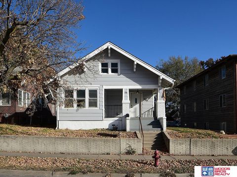 Photo of 700 S 27th Street, Lincoln, NE 68510 (MLS # 22532834)