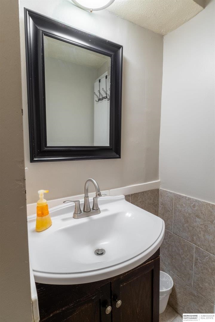 Omaha, Nebraska 68131, United States, 6 Bedrooms Bedrooms, ,4 BathroomsBathrooms,Residential,Active,132091