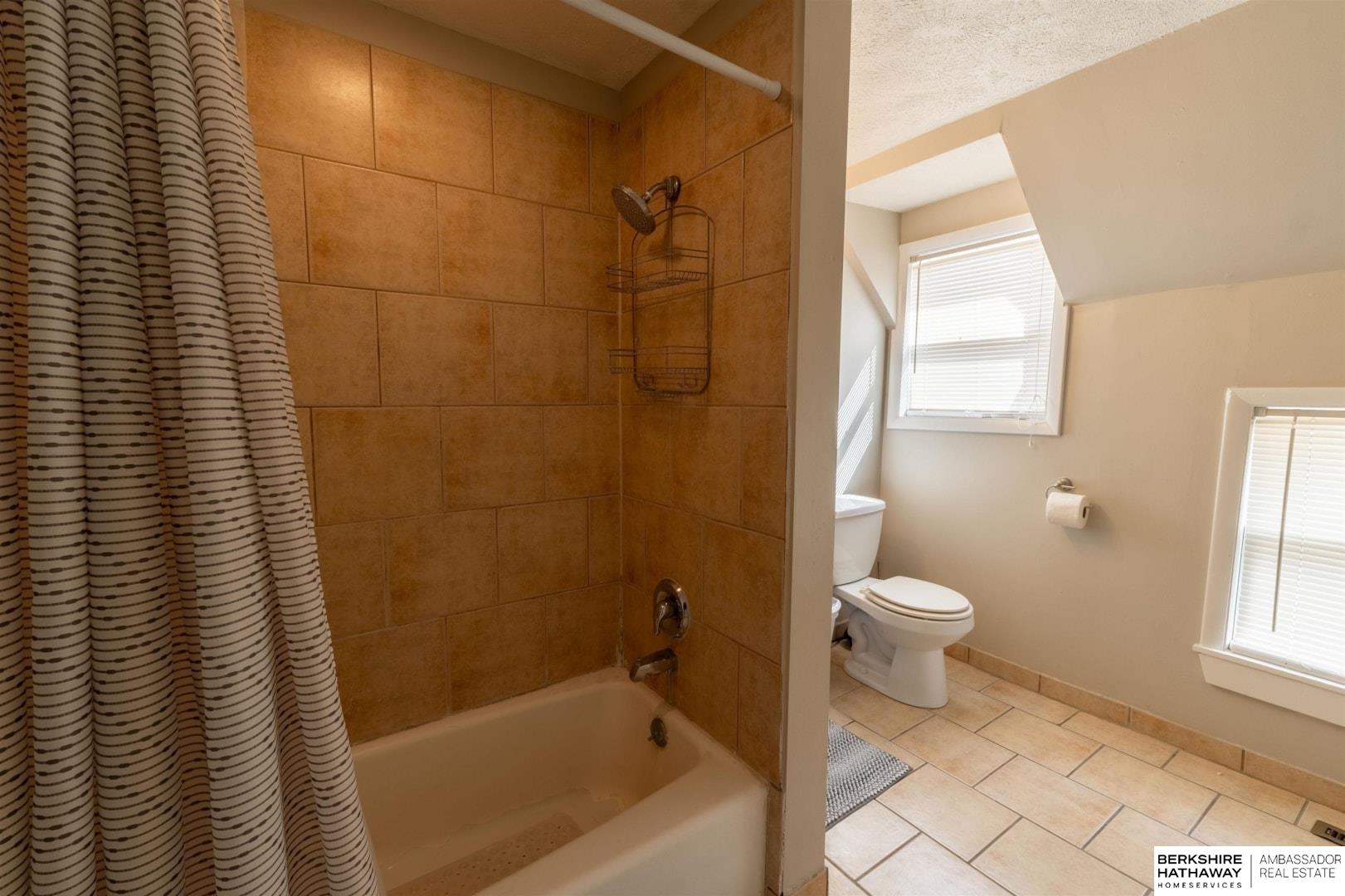 Omaha, Nebraska 68131, United States, 6 Bedrooms Bedrooms, ,4 BathroomsBathrooms,Residential,Active,132091