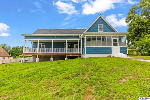 Photo of 5622 S 46 Street, Omaha, NE 68117 (MLS # 22529717)