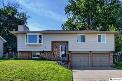 Photo of 3405 Redwing Drive, Bellevue, NE 68123 (MLS # 22624765)