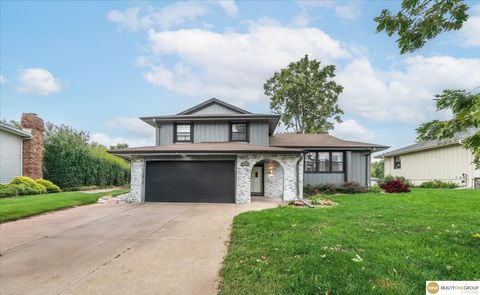 Photo of 5712 S 107 Street, Omaha, NE 68127 (MLS # 22534212)