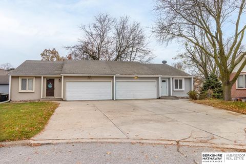 Photo of 11713 Sprague Circle, Omaha, NE 68164 (MLS # 22533419)