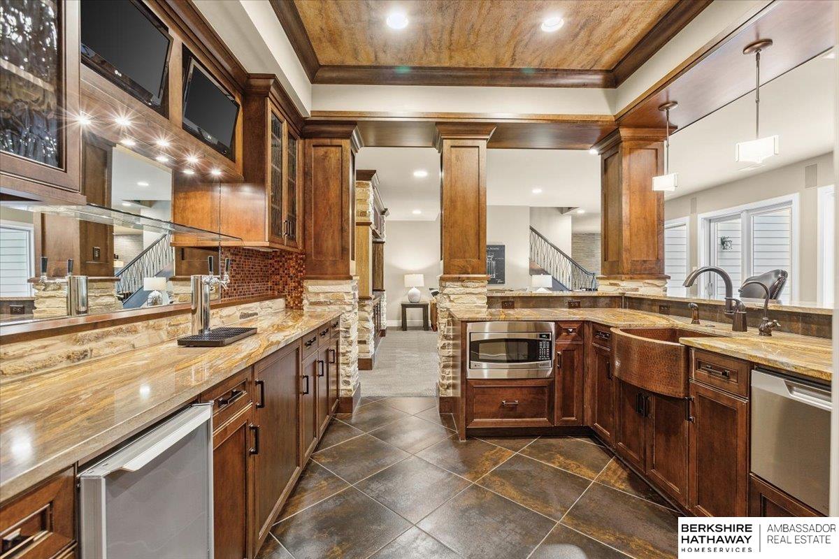 Omaha, Nebraska 68130, United States, 6 Bedrooms Bedrooms, ,5 BathroomsBathrooms,Residential,Active,174230