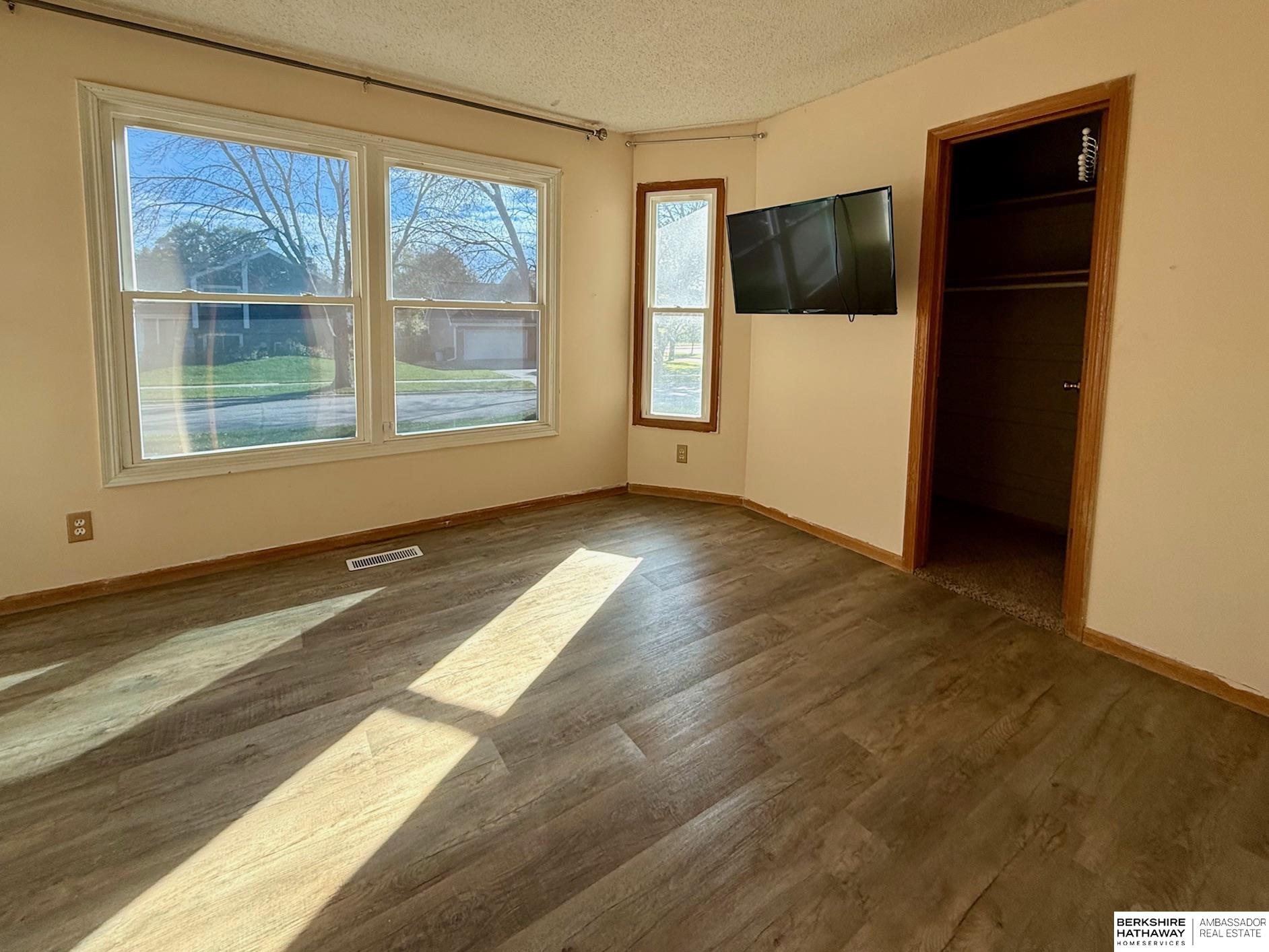 Lincoln, Nebraska 68512, United States, 3 Bedrooms Bedrooms, ,2 BathroomsBathrooms,Residential,Active,237177