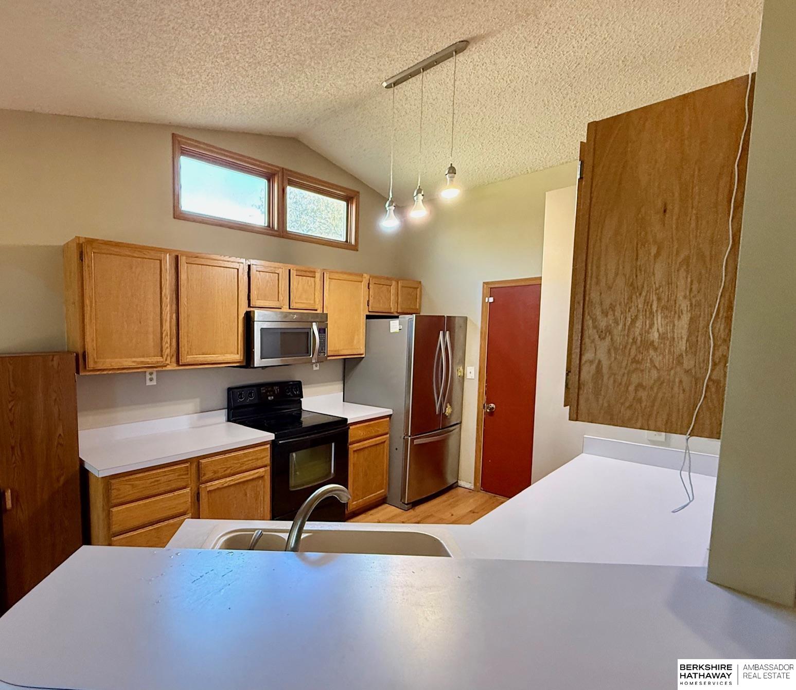 Lincoln, Nebraska 68512, United States, 3 Bedrooms Bedrooms, ,2 BathroomsBathrooms,Residential,Active,237177