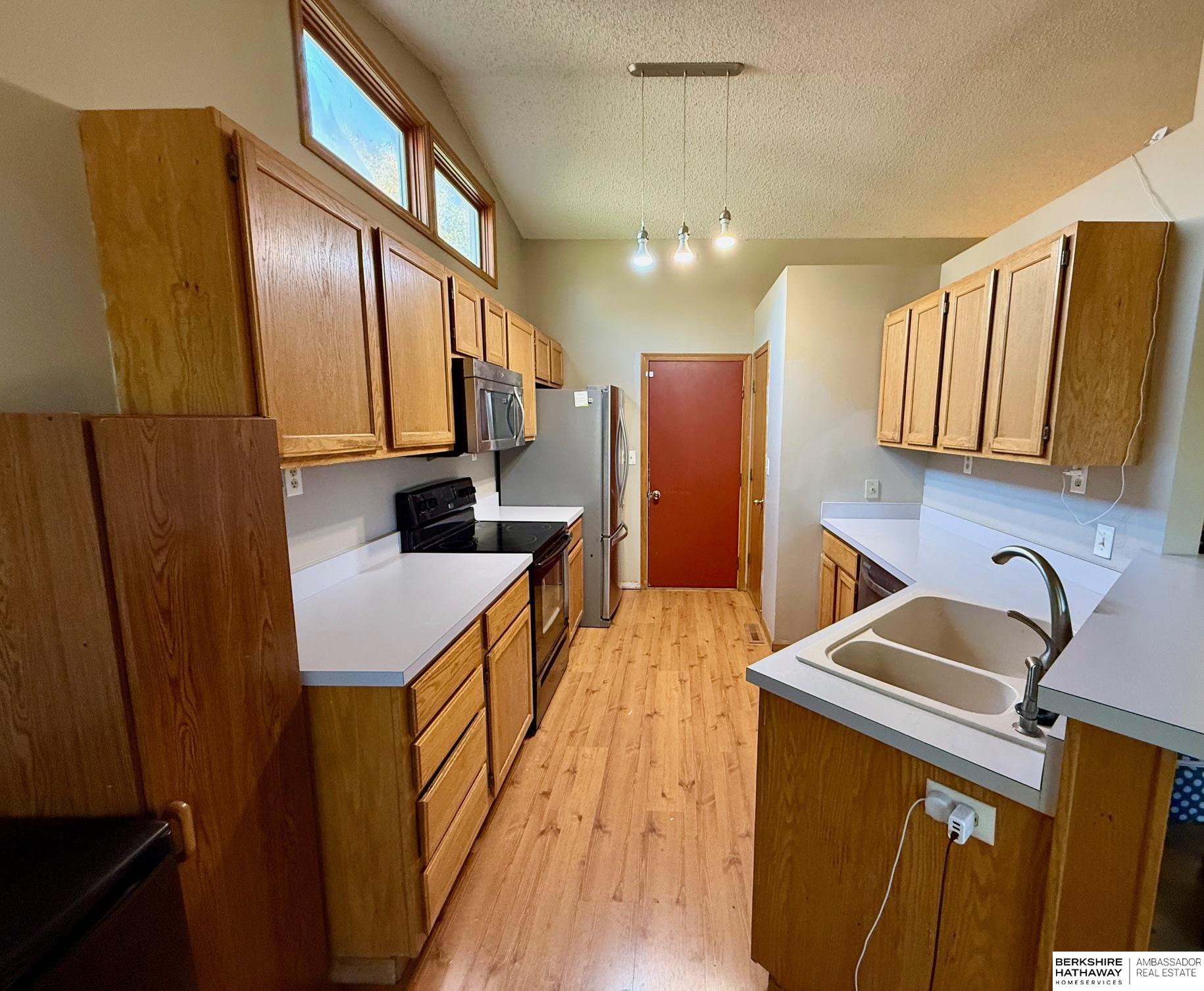 Lincoln, Nebraska 68512, United States, 3 Bedrooms Bedrooms, ,2 BathroomsBathrooms,Residential,Active,237177