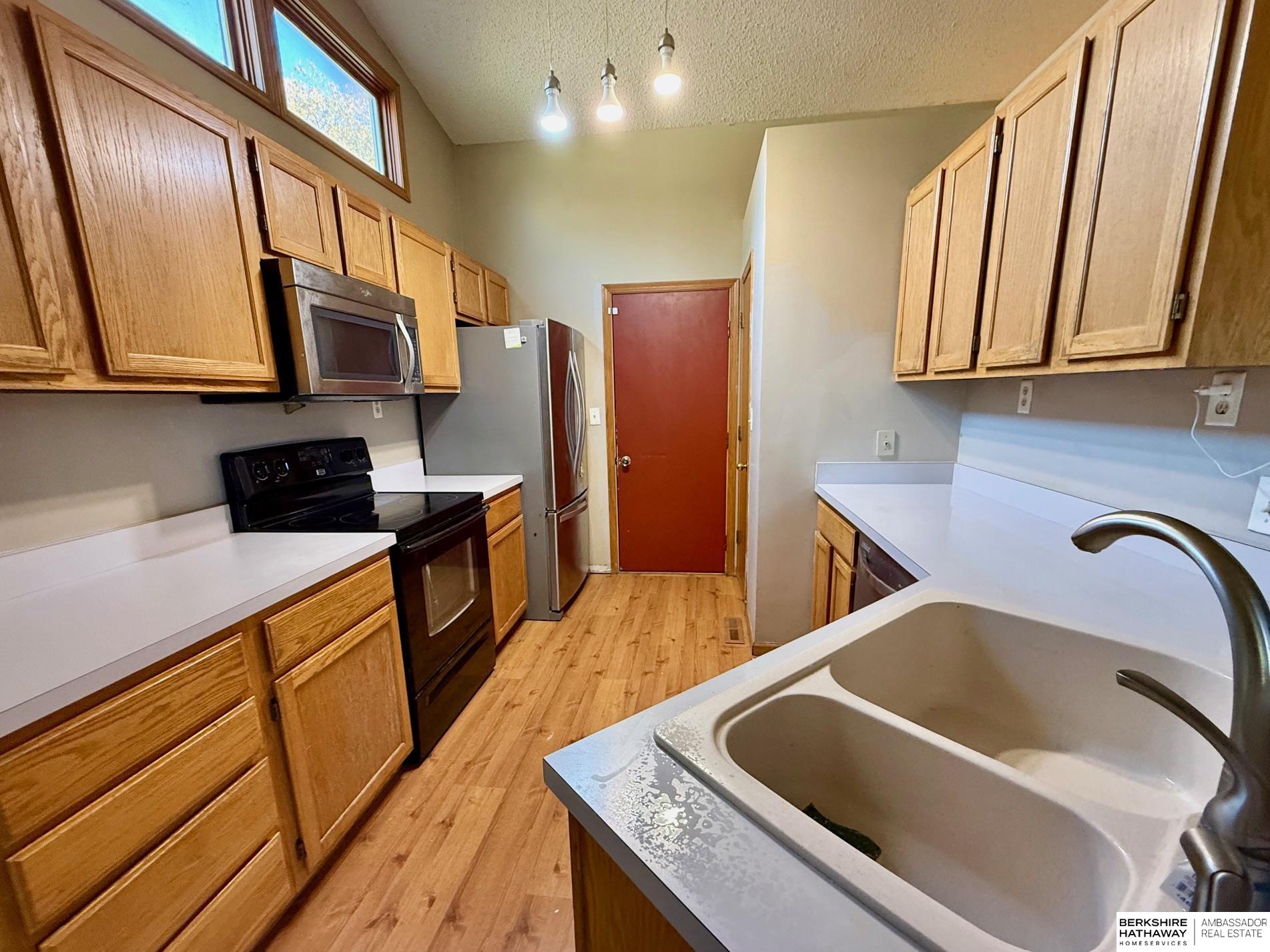 Lincoln, Nebraska 68512, United States, 3 Bedrooms Bedrooms, ,2 BathroomsBathrooms,Residential,Active,237177