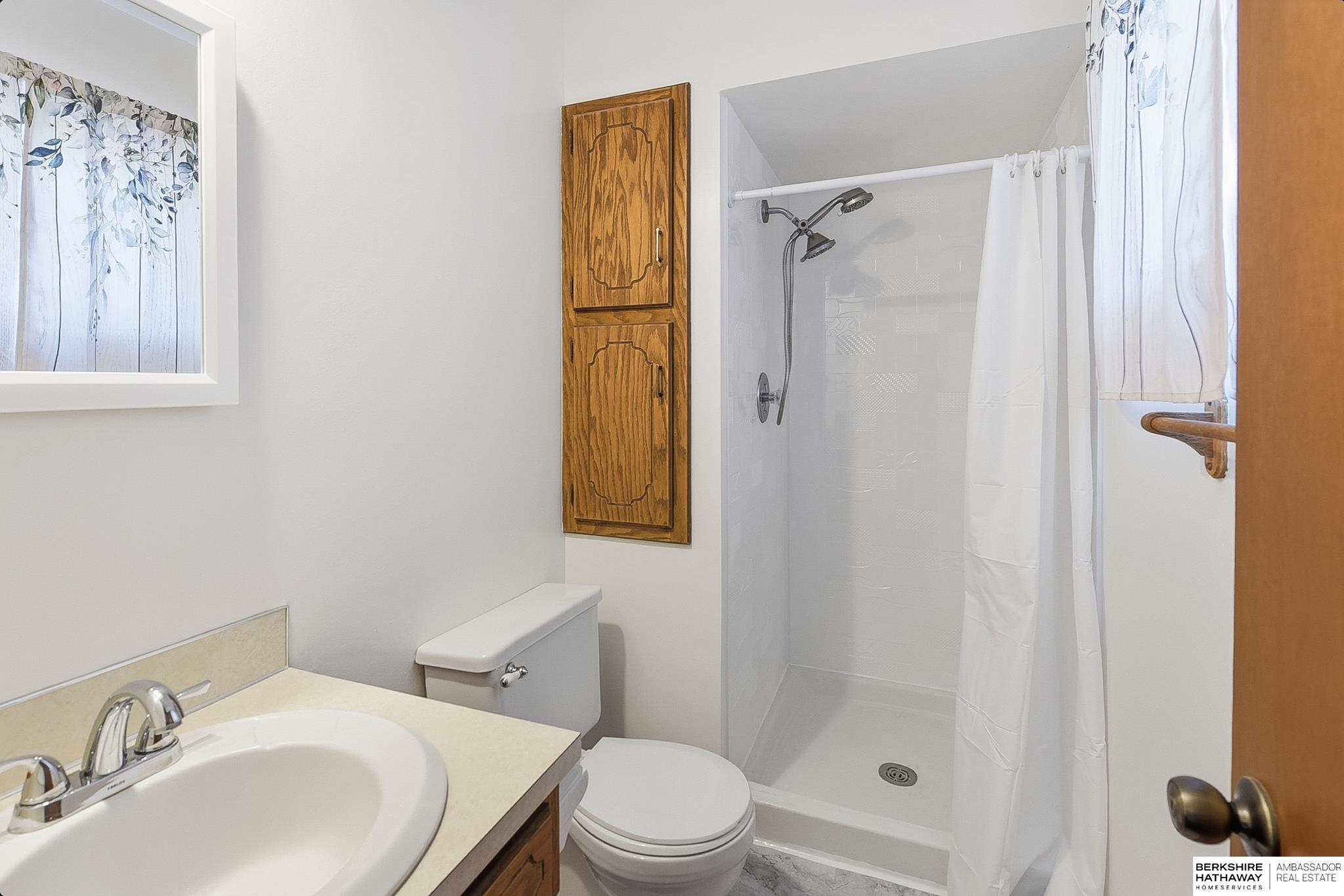 Bellevue, Nebraska 68123, United States, 3 Bedrooms Bedrooms, ,2 BathroomsBathrooms,Residential,Active,256628