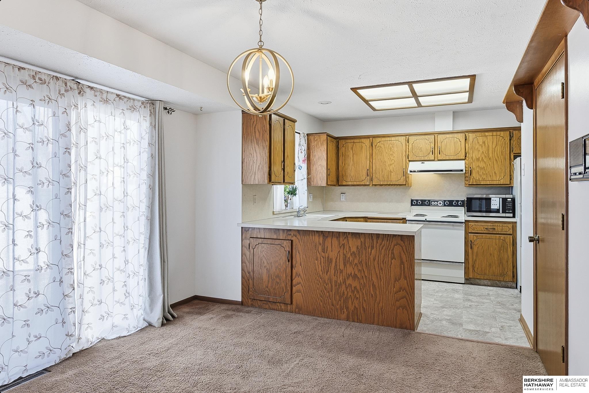 Bellevue, Nebraska 68123, United States, 3 Bedrooms Bedrooms, ,2 BathroomsBathrooms,Residential,Active,256628