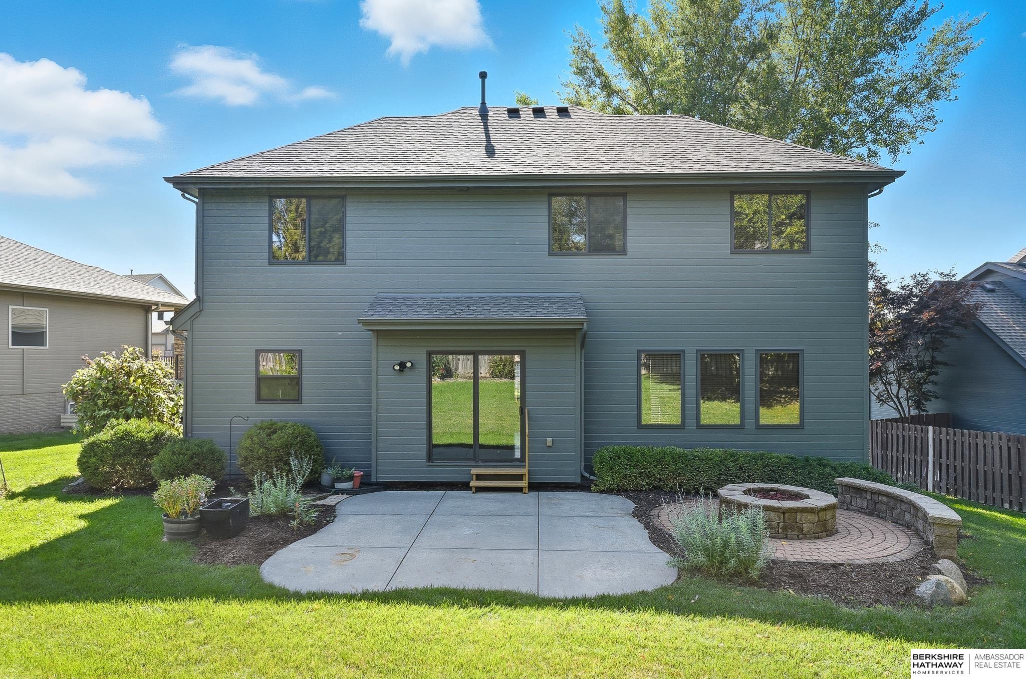 Elkhorn, Nebraska 68022, United States, 4 Bedrooms Bedrooms, ,2 BathroomsBathrooms,Residential,Active,221339