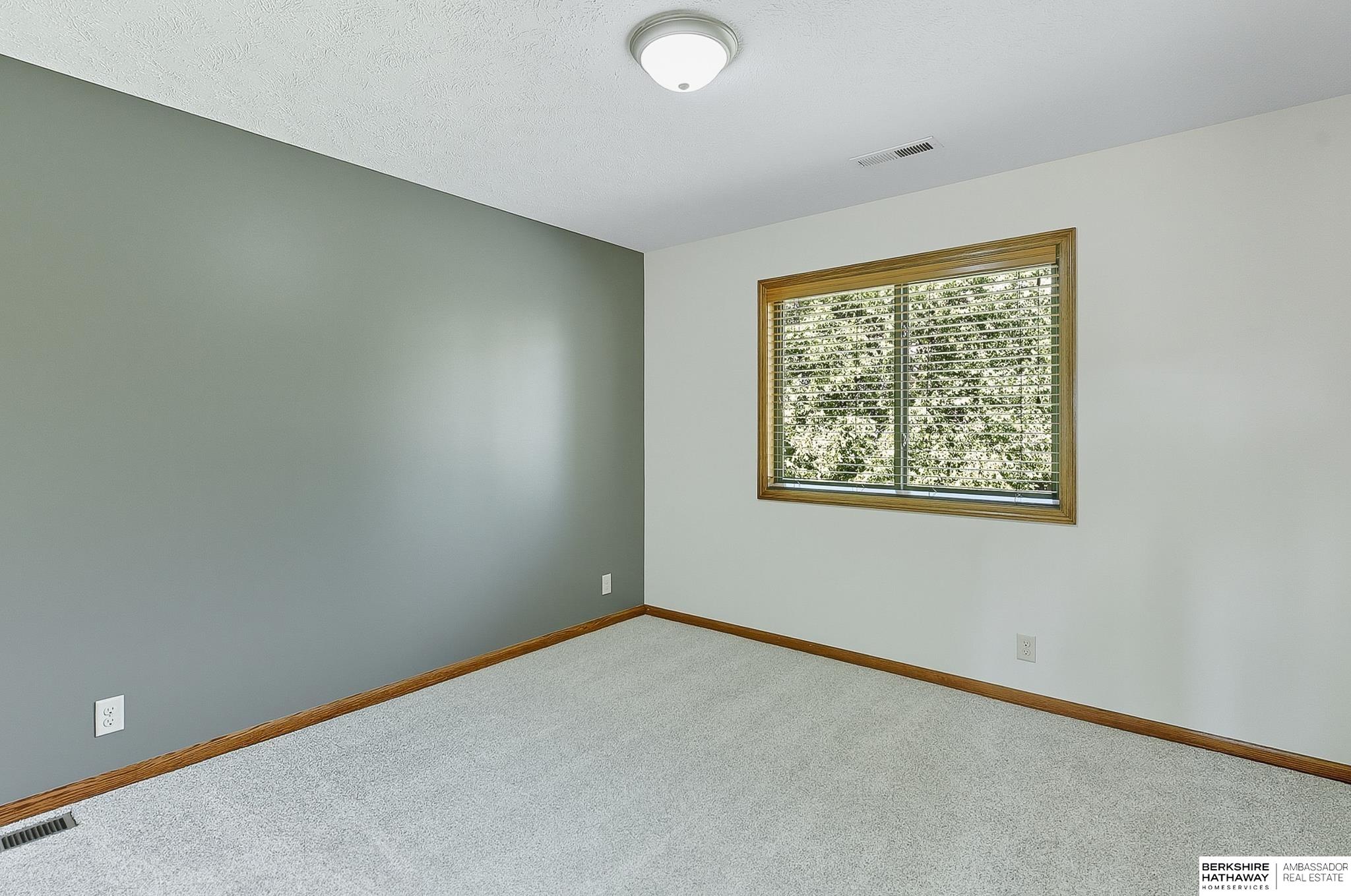 Elkhorn, Nebraska 68022, United States, 4 Bedrooms Bedrooms, ,2 BathroomsBathrooms,Residential,Active,221339