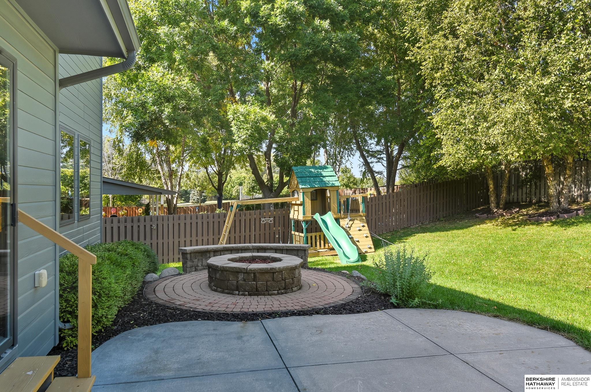 Elkhorn, Nebraska 68022, United States, 4 Bedrooms Bedrooms, ,2 BathroomsBathrooms,Residential,Active,221339