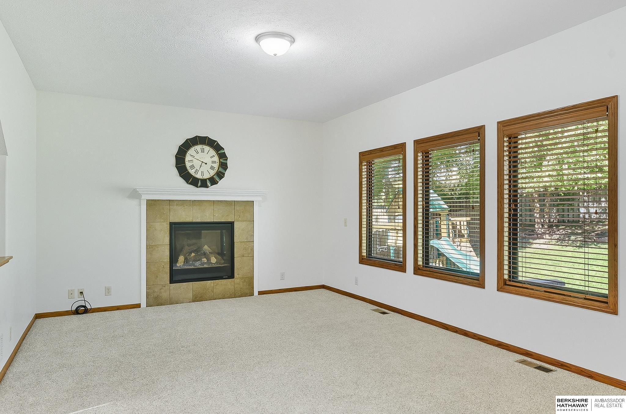 Elkhorn, Nebraska 68022, United States, 4 Bedrooms Bedrooms, ,2 BathroomsBathrooms,Residential,Active,221339