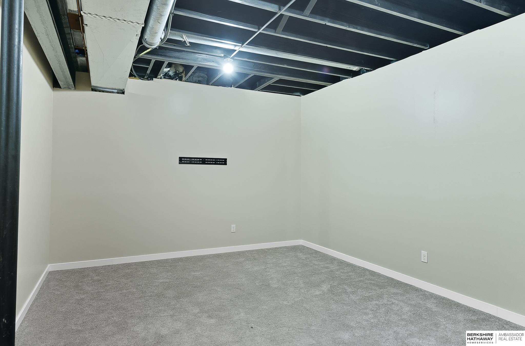 Elkhorn, Nebraska 68022, United States, 4 Bedrooms Bedrooms, ,2 BathroomsBathrooms,Residential,Active,221339