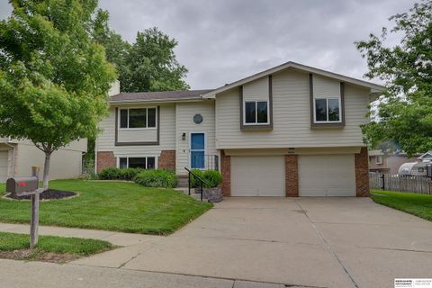 Photo of 4805 N 127th Street, Omaha, NE 68164 (MLS # 22614260)