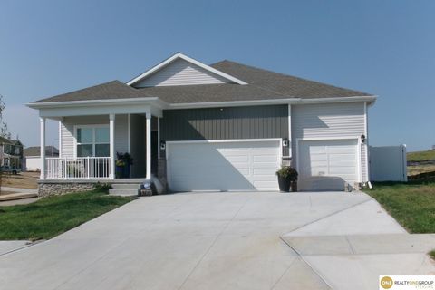 Photo of 17511 Virginia Street, Omaha, NE 68136 (MLS # 22621404)