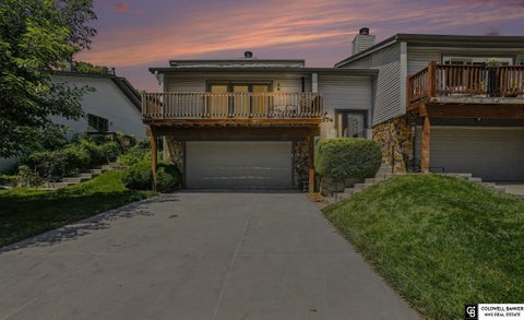 Photo of 9374 Parker Street, Omaha, NE 68114 (MLS # 22619440)