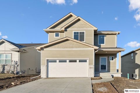Photo of 11302 Portage Circle, Papillion, NE 68046 (MLS # 22608188)