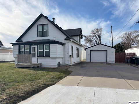 Photo of 410 S Park Street, Valley, NE 68064 (MLS # 22535242)
