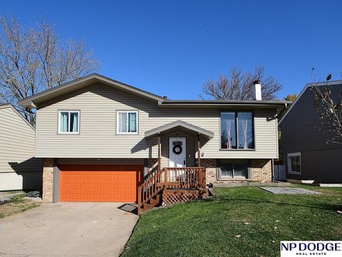 Photo of 14614 Weir Circle, Omaha, NE 68137 (MLS # 22532955)