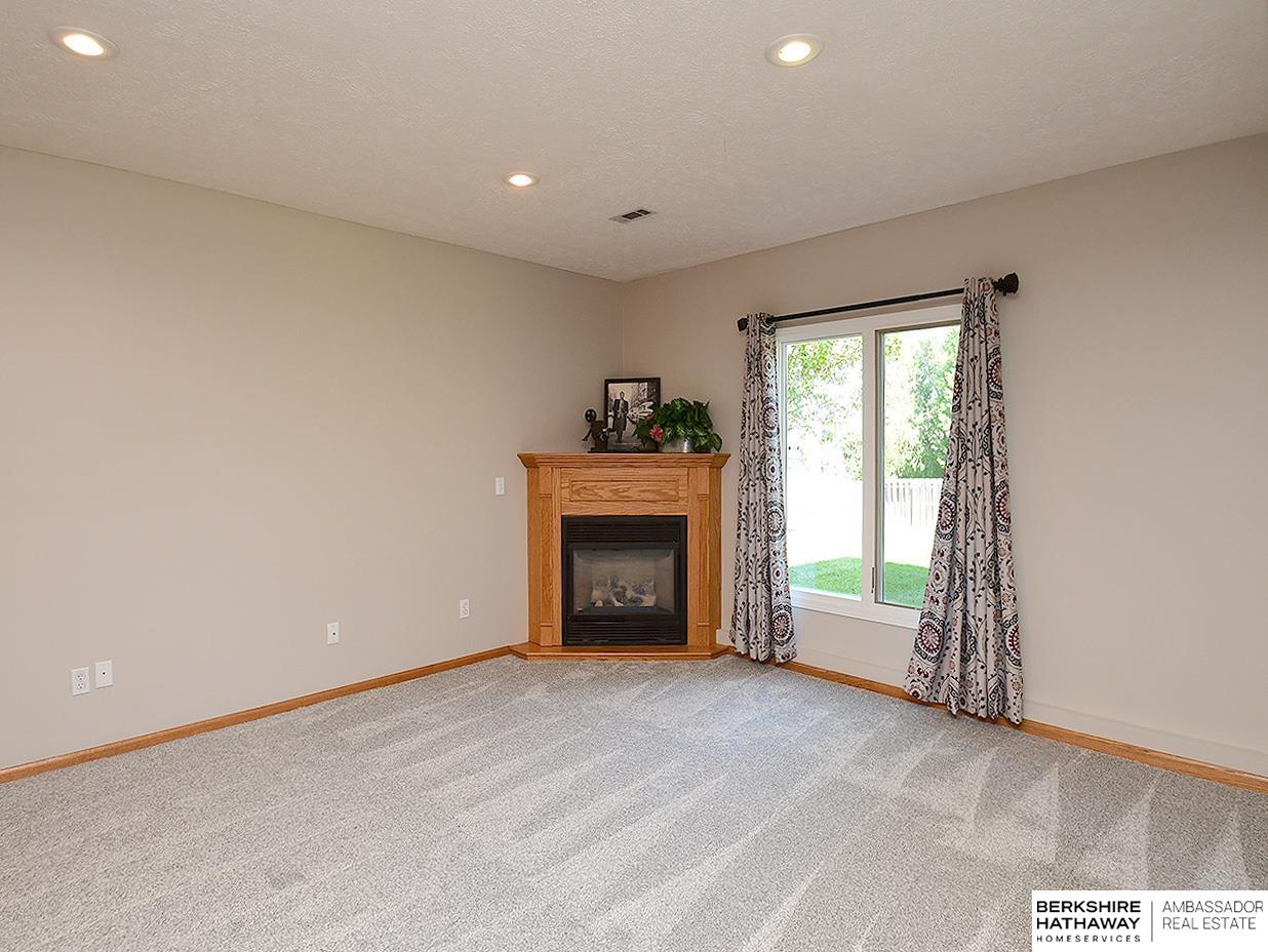 Omaha, Nebraska 68116, United States, 3 Bedrooms Bedrooms, ,3 BathroomsBathrooms,Residential,Pending,160232