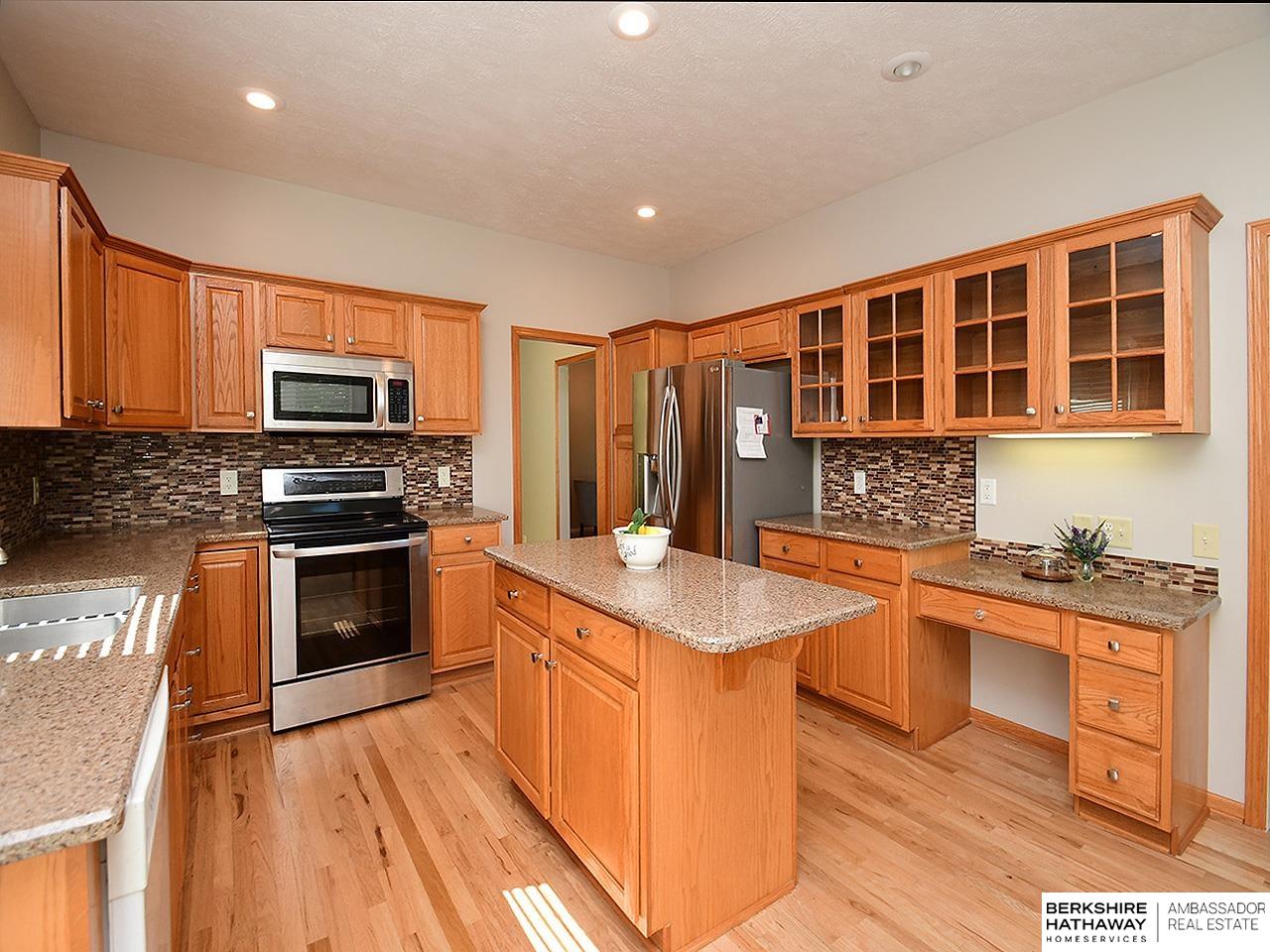 Omaha, Nebraska 68116, United States, 3 Bedrooms Bedrooms, ,3 BathroomsBathrooms,Residential,Pending,160232