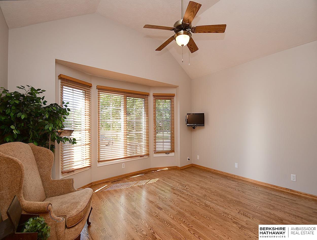 Omaha, Nebraska 68116, United States, 3 Bedrooms Bedrooms, ,3 BathroomsBathrooms,Residential,Pending,160232