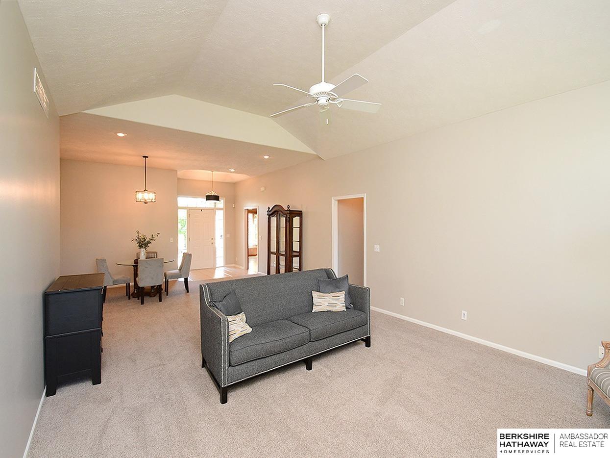 Omaha, Nebraska 68116, United States, 3 Bedrooms Bedrooms, ,3 BathroomsBathrooms,Residential,Pending,160232