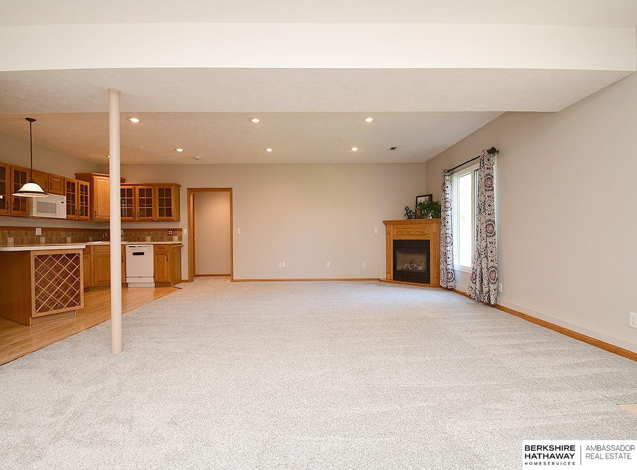 Omaha, Nebraska 68116, United States, 3 Bedrooms Bedrooms, ,3 BathroomsBathrooms,Residential,Pending,160232