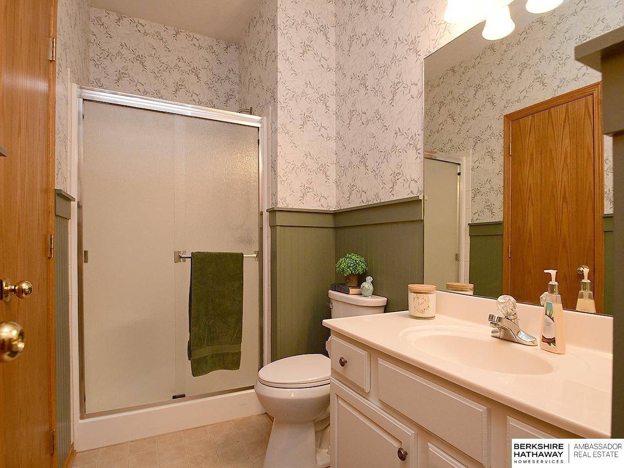 Omaha, Nebraska 68116, United States, 3 Bedrooms Bedrooms, ,3 BathroomsBathrooms,Residential,Pending,160232