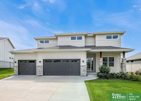 Photo of 10506 S 103 Street, Papillion, NE 68046 (MLS # 22520115)