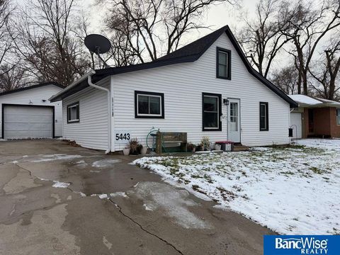 Photo of 5443 Pioneers Boulevard, Lincoln, NE 68506 (MLS # 22534588)